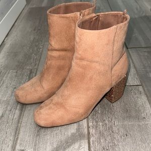 GUC Old navy size 8 blush glittered heeled boots